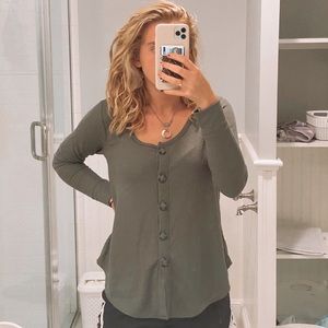 Super cute green long sleeve!